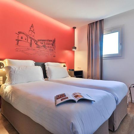 Hotel Restaurant Kyriad Frejus Ngoại thất bức ảnh