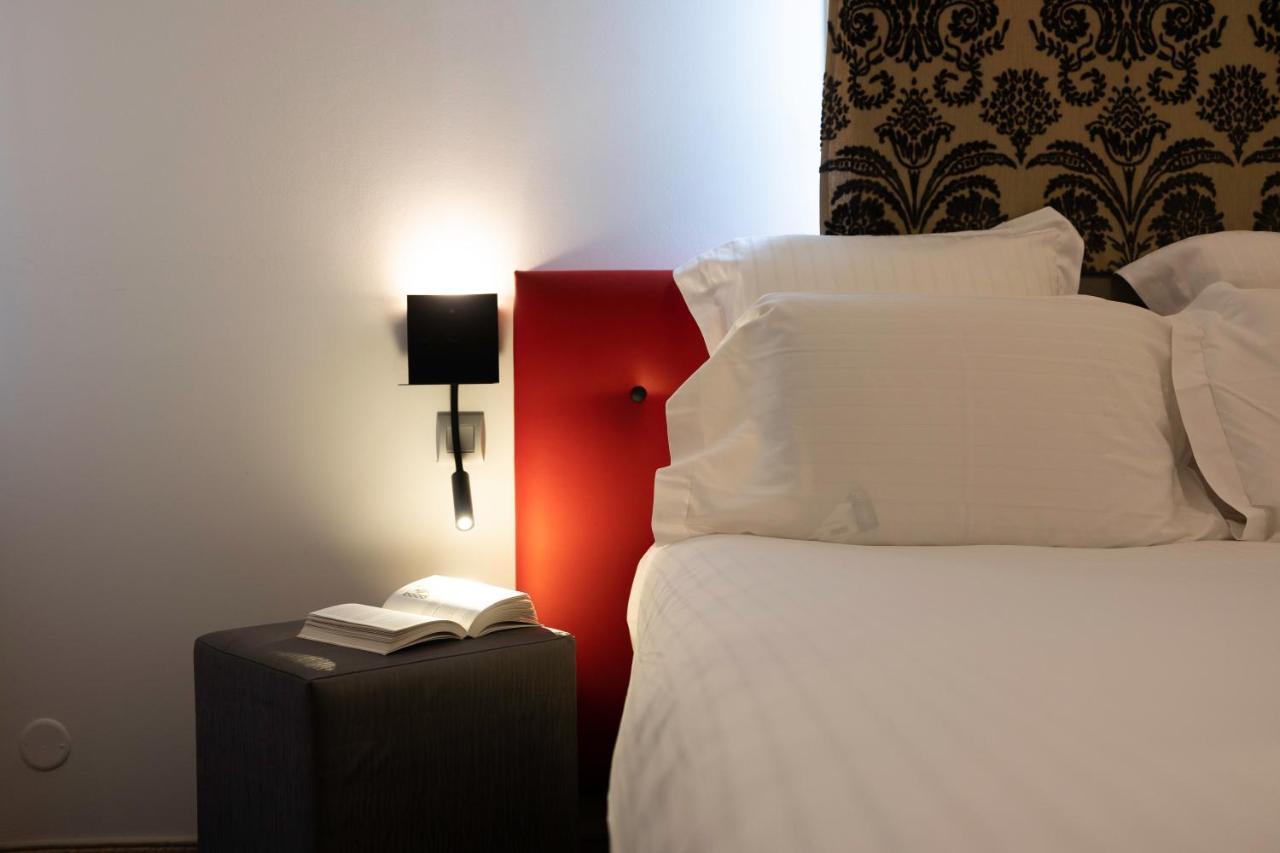 Hotel Restaurant Kyriad Frejus Ngoại thất bức ảnh