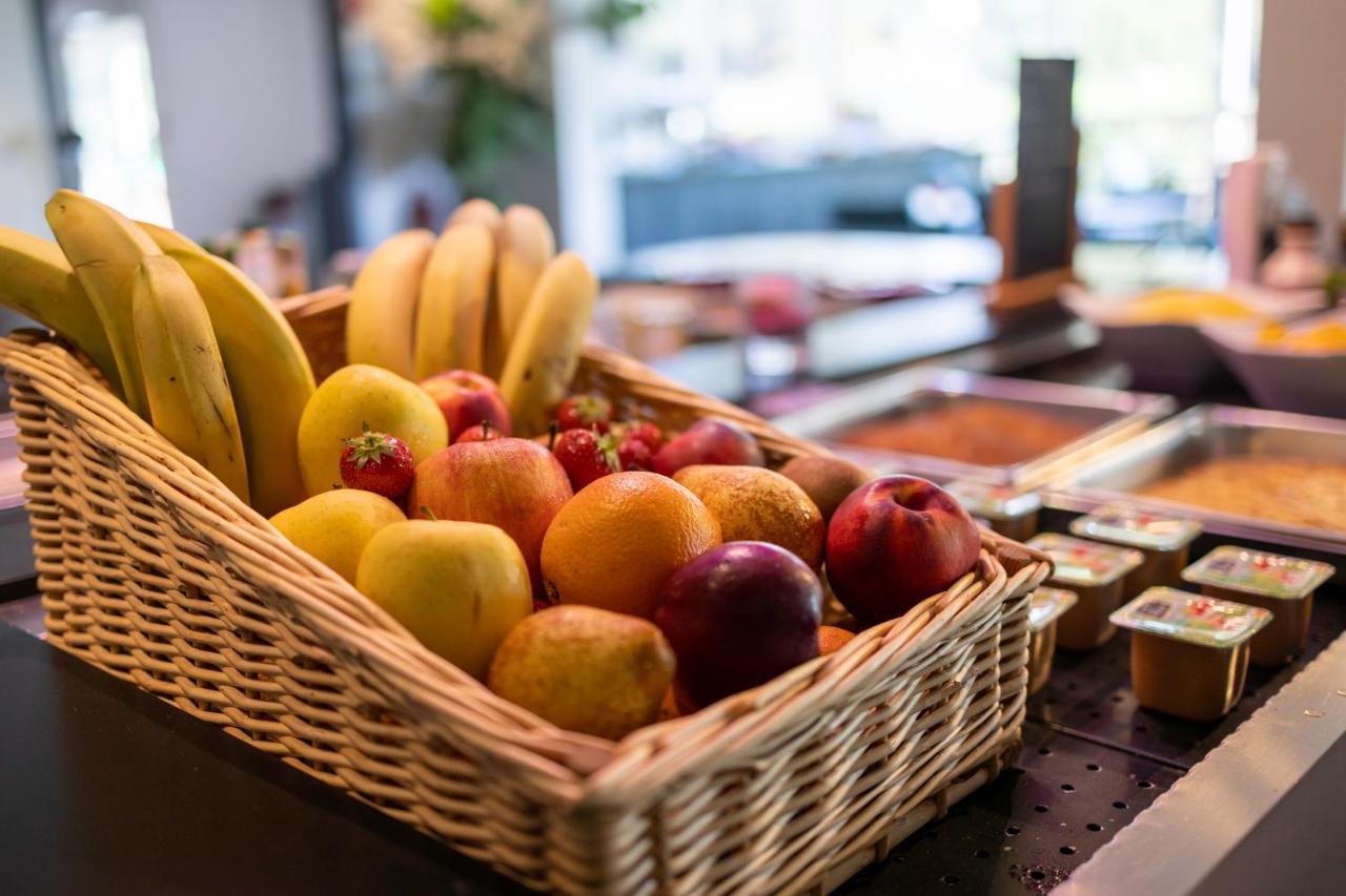 Hotel Restaurant Kyriad Frejus Ngoại thất bức ảnh