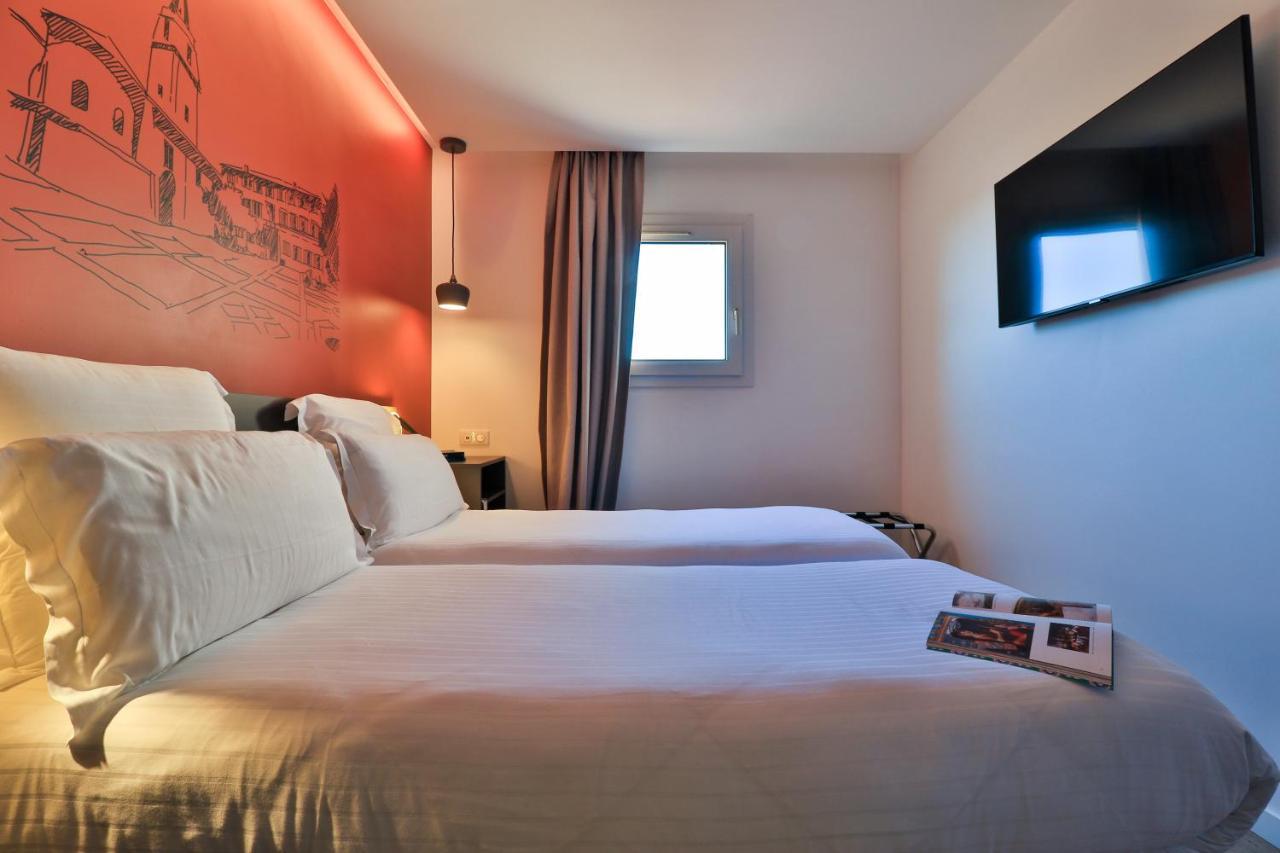 Hotel Restaurant Kyriad Frejus Ngoại thất bức ảnh