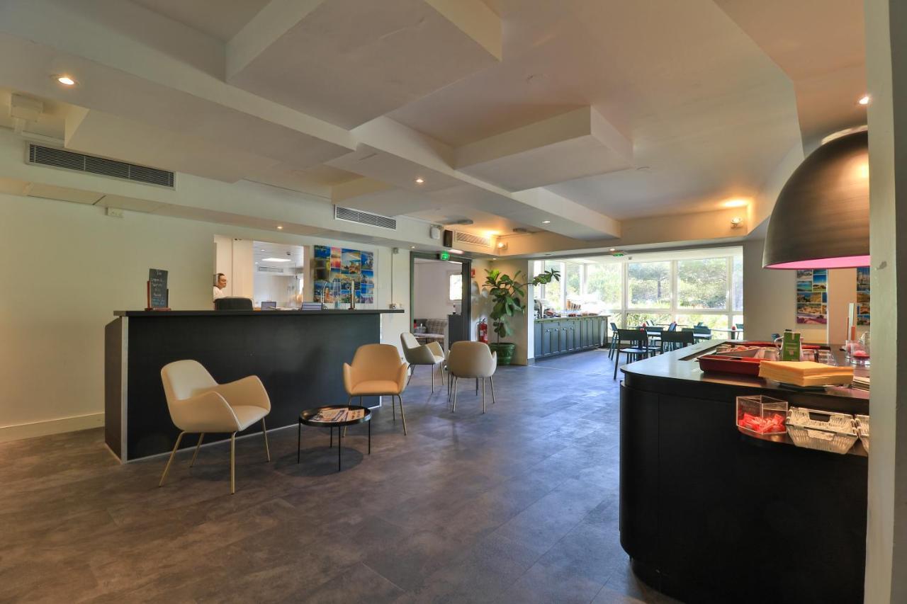 Hotel Restaurant Kyriad Frejus Ngoại thất bức ảnh