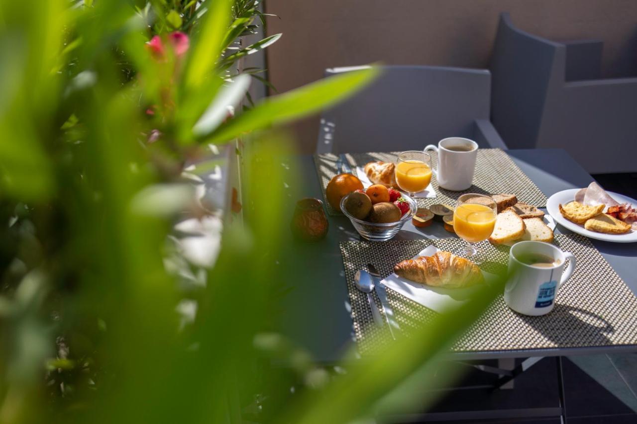 Hotel Restaurant Kyriad Frejus Ngoại thất bức ảnh