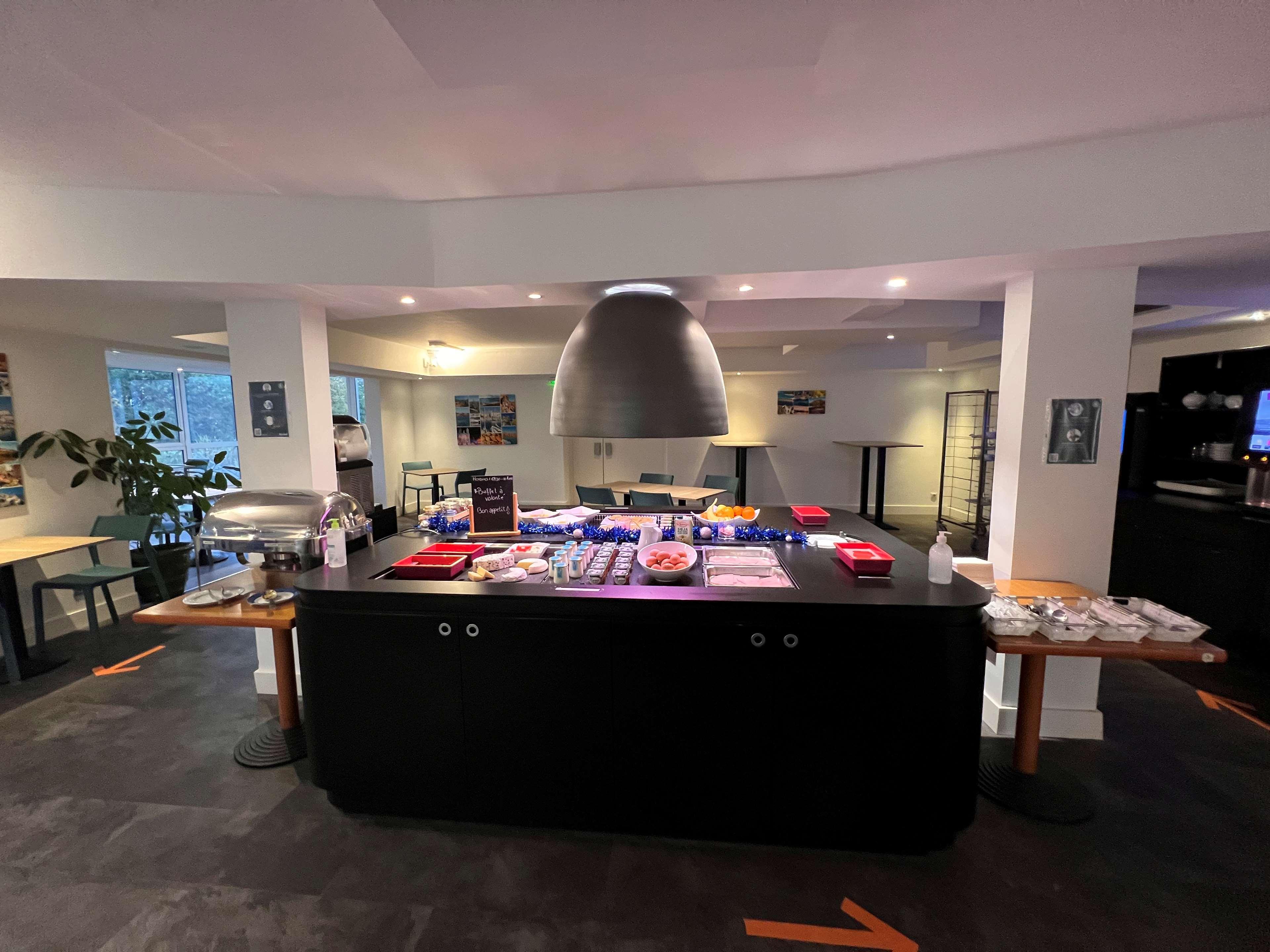 Hotel Restaurant Kyriad Frejus Ngoại thất bức ảnh