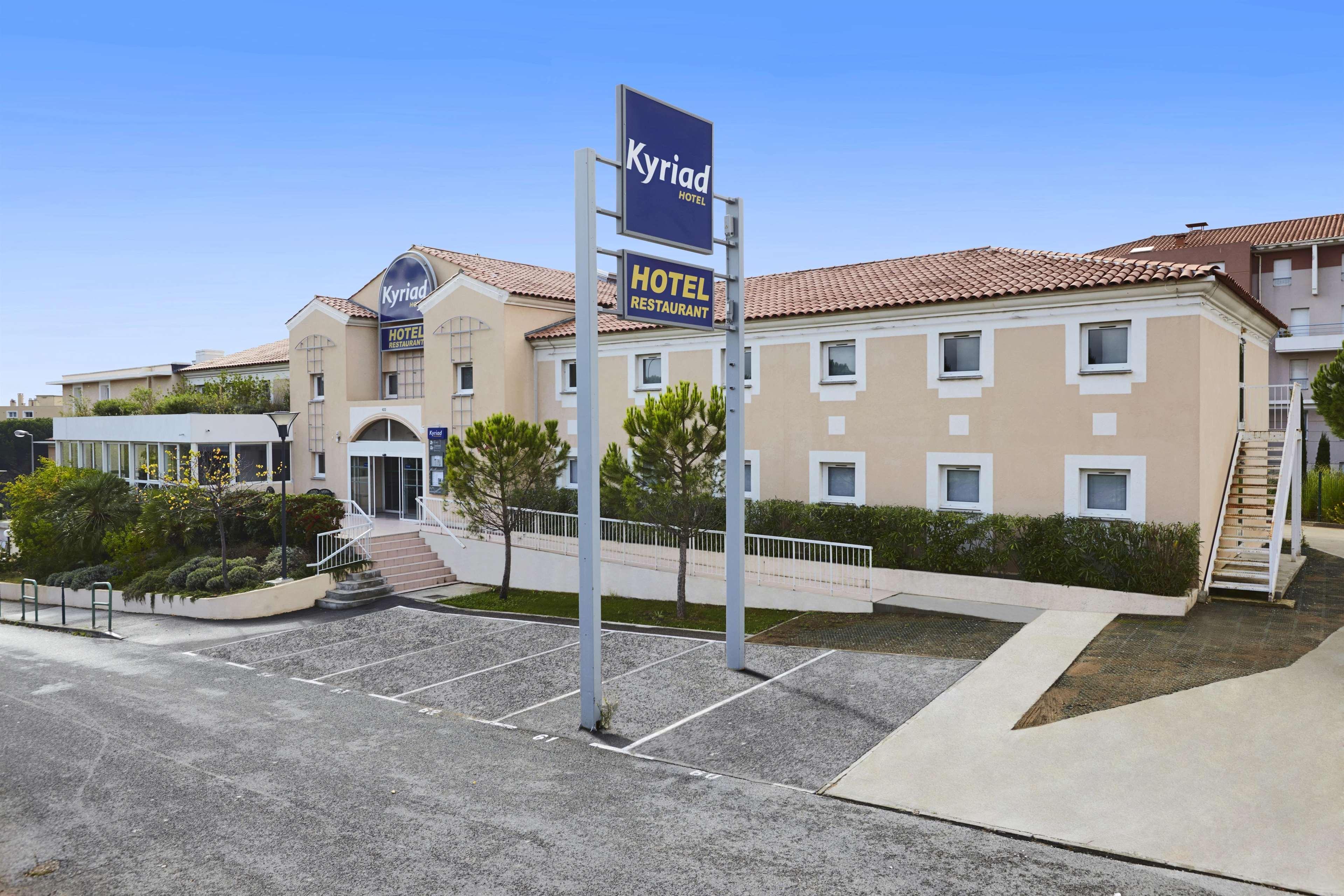 Hotel Restaurant Kyriad Frejus Ngoại thất bức ảnh