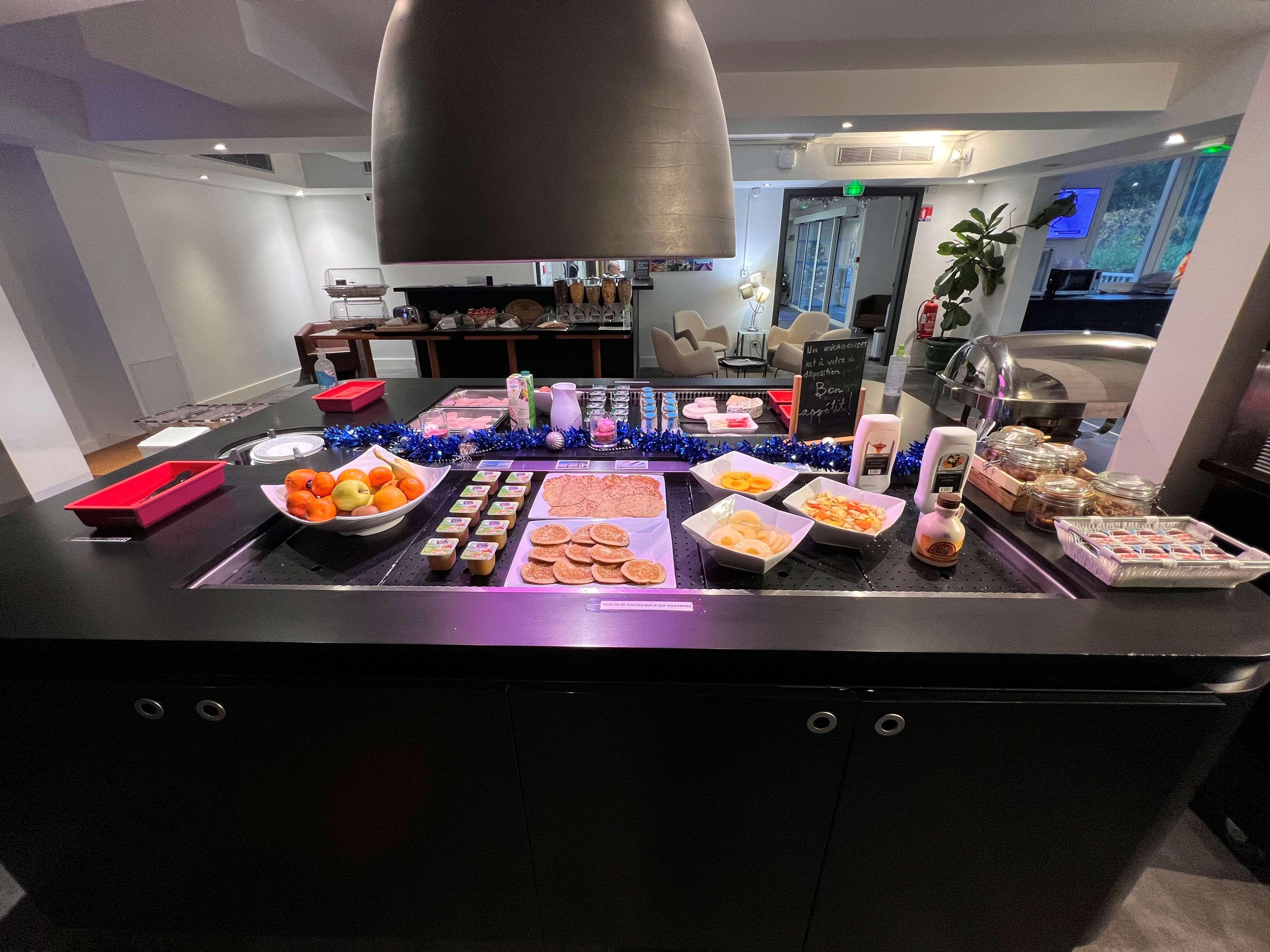 Hotel Restaurant Kyriad Frejus Ngoại thất bức ảnh