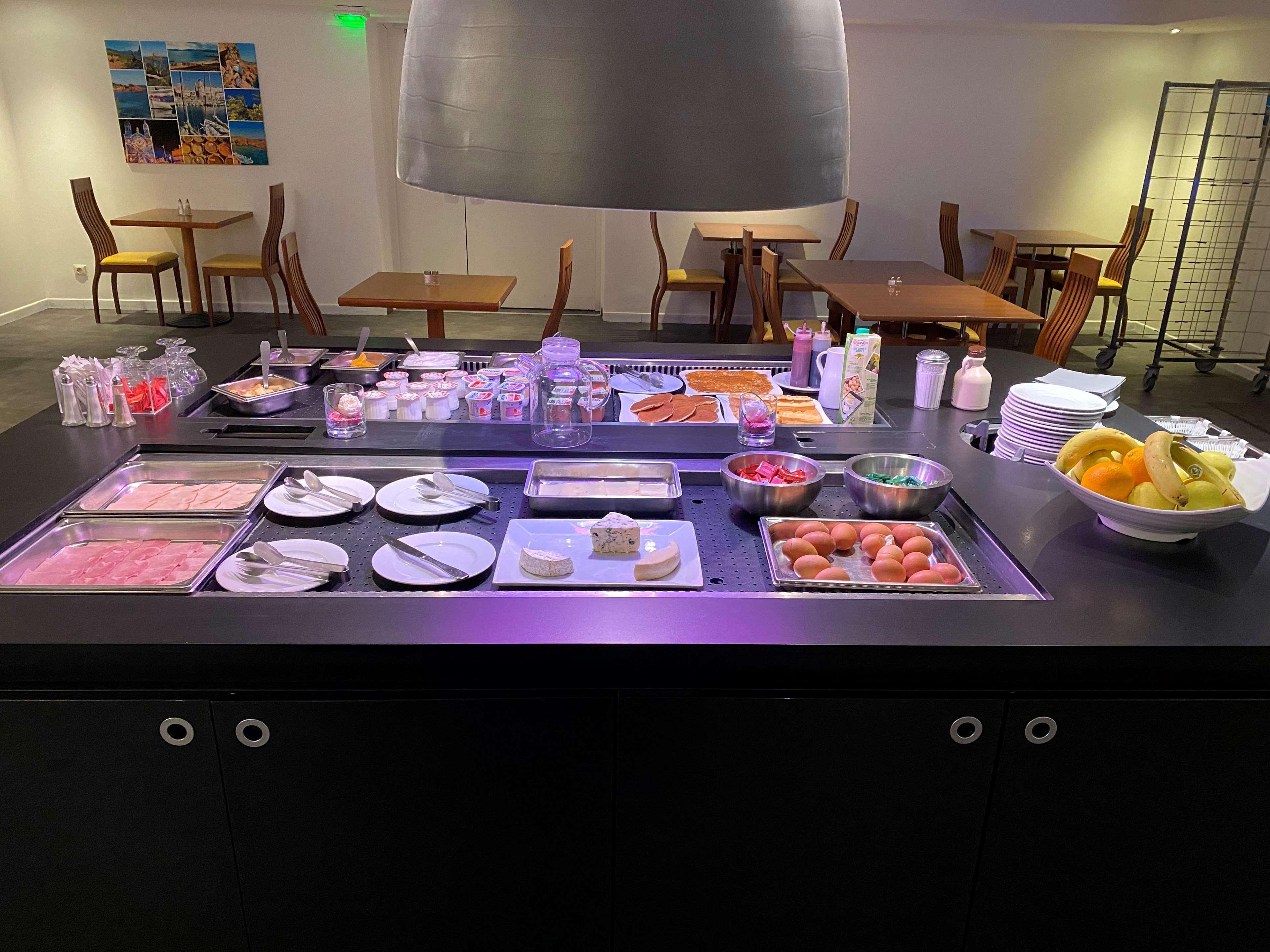 Hotel Restaurant Kyriad Frejus Ngoại thất bức ảnh