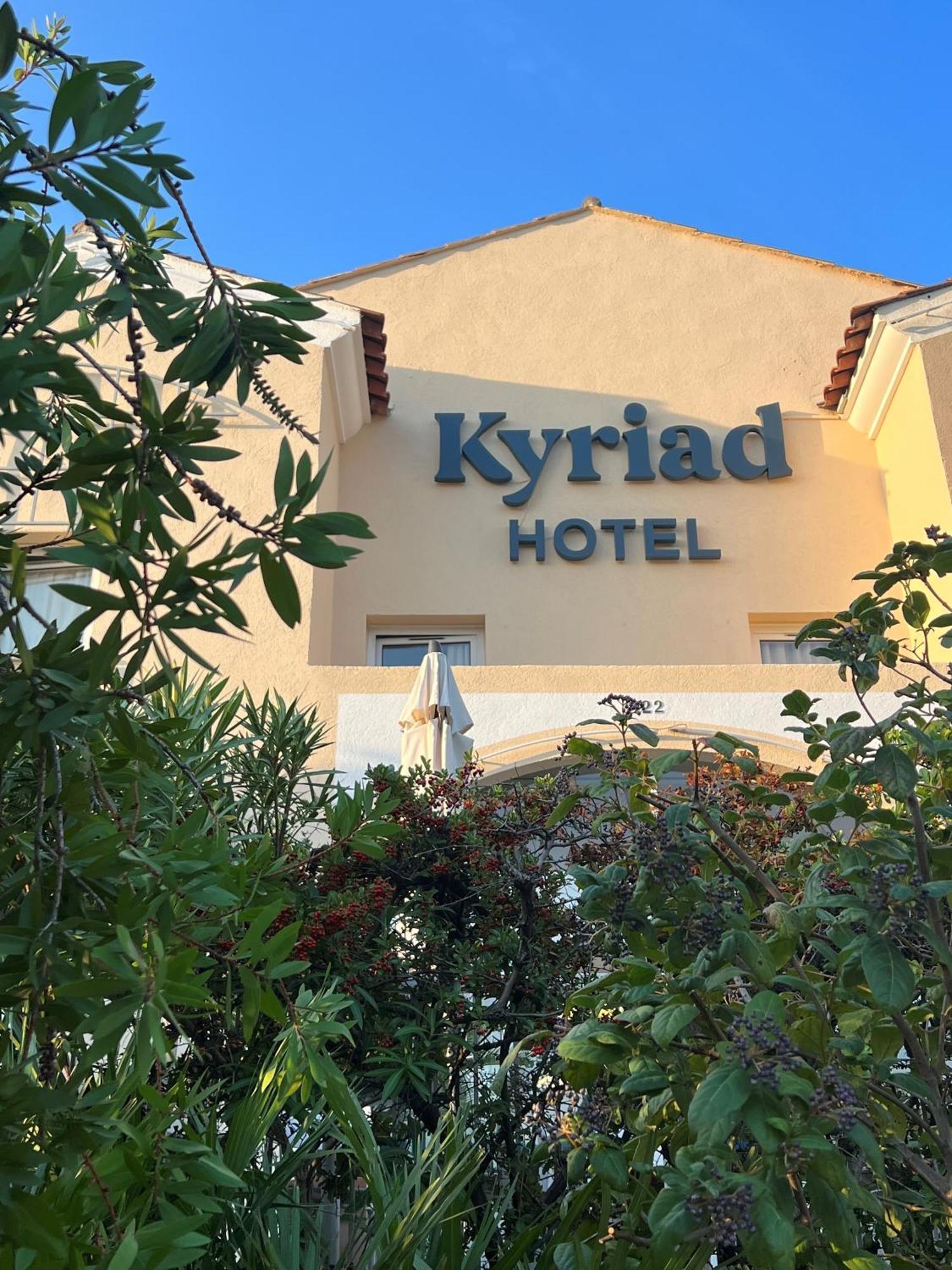 Hotel Restaurant Kyriad Frejus Ngoại thất bức ảnh
