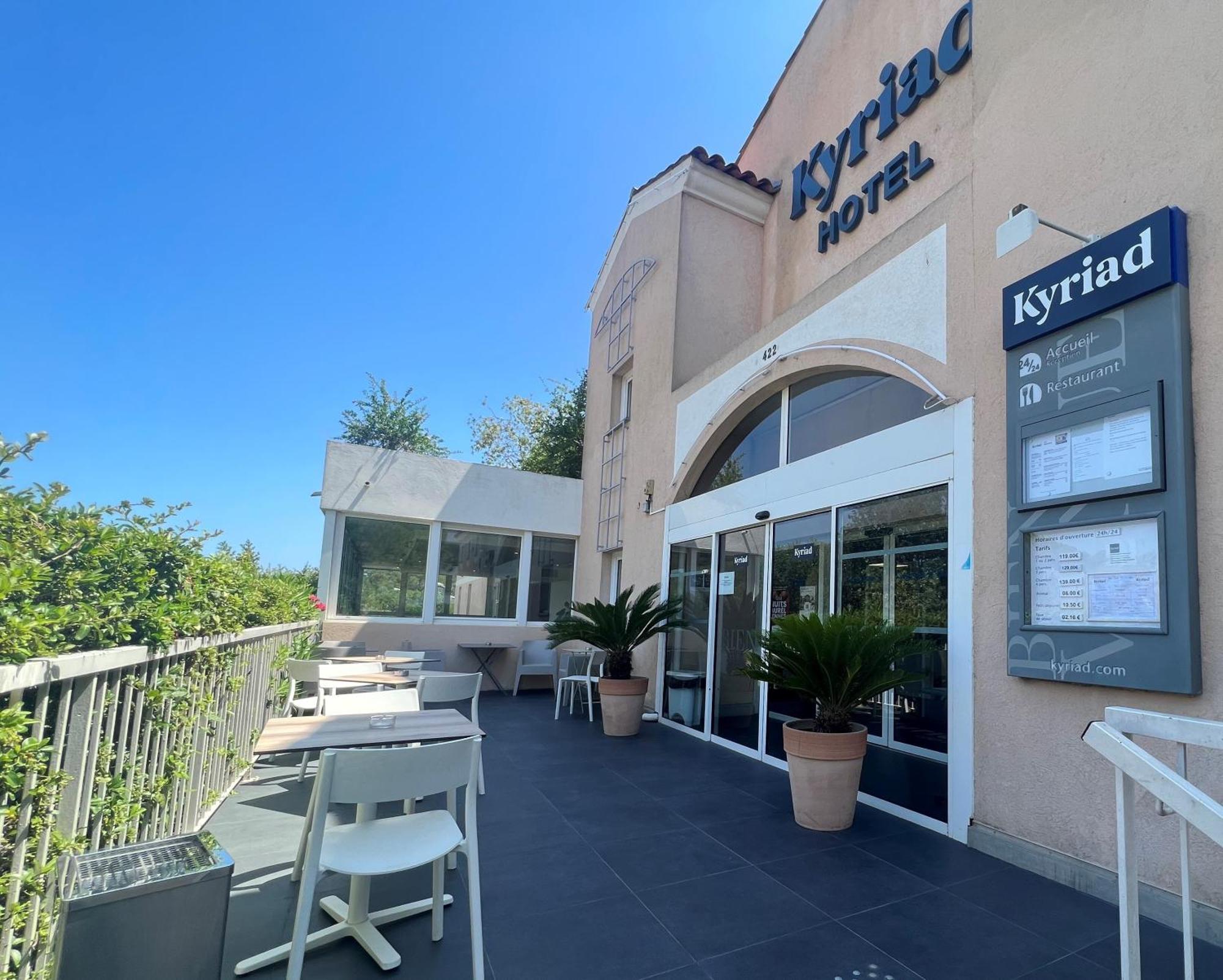 Hotel Restaurant Kyriad Frejus Ngoại thất bức ảnh